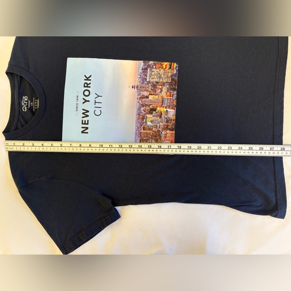 Warehouse One NYC Skyline Graphic Tee Size Large - Picture 3 of 5